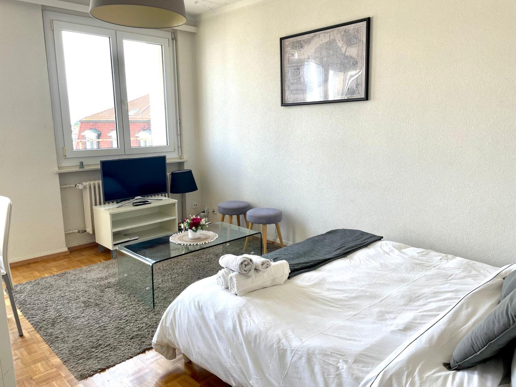 Beautiful 2 Minutes From Train Station Appartement *